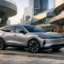 GWM ORA 5 estreia no Brasil: SUV elétrico de R$ 159 mil com teto panorâmico e áudio premium